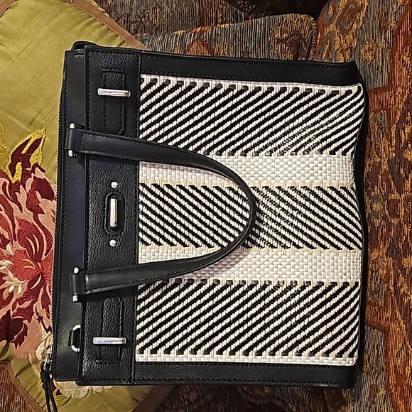 Calvin Klein Raffia Roxy Tote, Hand Bag - Picture 3 of 11